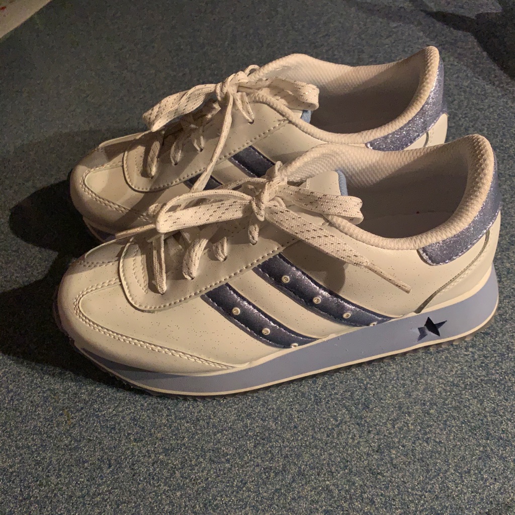 2006 Brand New Tennis Shoes